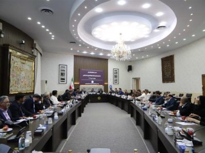 زمین و زیرساخت‌های برق در اختیار واحدهای صنعتی قرار بگیرد