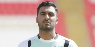 مبارکی: با سیاست کاری ندارم/هدفم ارائه بازی خوب در مسابقات است