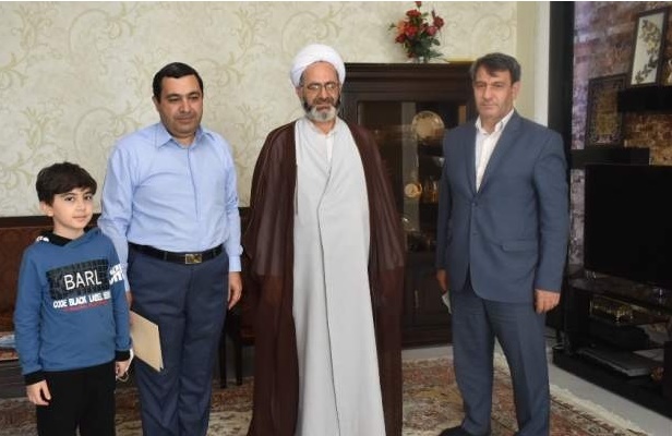 دیدار با خانواده شهدا و ایثارگران به‌منظور قدردانی از ایثار آنان است