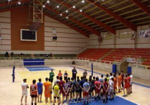 بااعلام کادر فنی، ۳۸ والیبالیست گرد هم آمدند