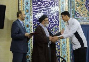 تجلیل نماینده ولی فقیه و استاندار آذربایجان شرقی از والیبالیست افتخار آفرین استان