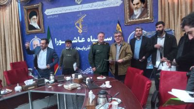 تجلیل از مدیر کانون بسیج هنرمندان هشترود به مناسبت گرامیداشت هفته هنر انقلاب اسلامی