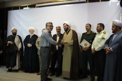 از خبرنگار و عضو فعال ستاد نماز جمعه شهرستان هشترود تجلیل شد