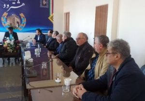 دیدار جمعی از بازاریان و اصناف هشترود با فرماندار