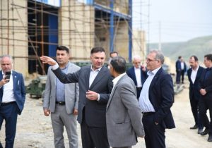 بازدید مدیرعامل بانک تجارت از صنایع معدنی و تولیدی مهراصل (معدن مس انجرد) و امضای تفاهمنامههای راهبردی