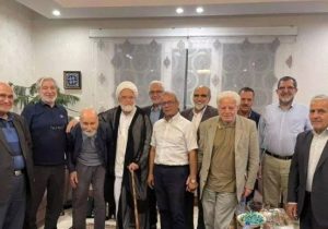 مهدی کروبی: مذاکره مستقیم با آمریکا برای برداشتن سایه تحریم و جنگ، ضروری است