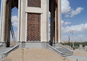 فرماندار شهرستان هشترود به همراه فرمانده سپاه ناحیه این شهرستان، از روند احداث و تکمیل یادمان شهدا بازدید کردند