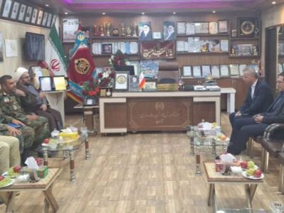 دیدار فرماندار شهرستان عجب شیر با فرمانده پادگان ۰۳ عجب شیر به مناسبت هفته دفاع مقدس