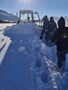 اقدام سریع مدیریت برق چاراویماق در برقداری مسیر صعب‌العبور گویجه قلعه