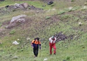 یافتن طبیعت‌گرد مفقود شده در ارتفاعات هشترود توسط نجاتگران هلال‌احمر