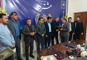 تجلیل فرماندار هشترود از خبرنگار خبرگزاری آریا