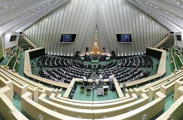 یادداشت/ آیا توصیه مقام رهبری شامل حال نمایندگان فعلی مجلس هم می شود