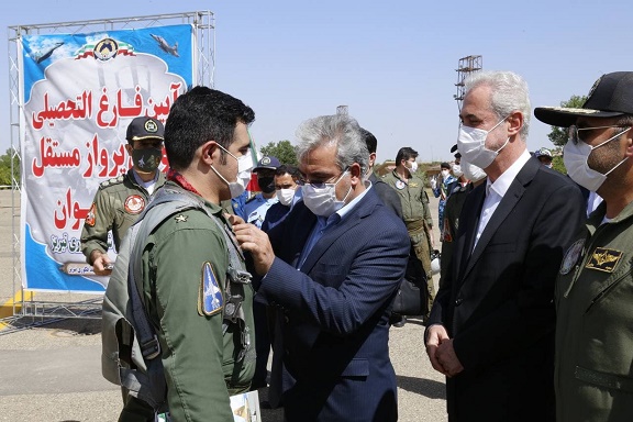 حضورفرماندار تبریز در آیین فارغ‌التحصیلی خلبانان‌‌ جوان پایگاه شهید فکوری تبریز