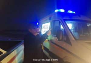 عملیات نفس گیر نجات زن باردار از برف و کولاک