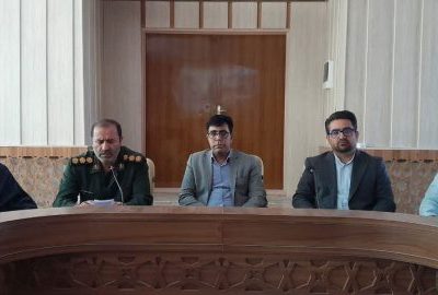 تکریم خانواده شهدا اولویت است / همکاری ادارات با سپاه در هفته دفاع مقدس الزامی است