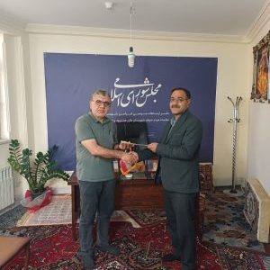 تجلیل از خبرنگار آرمان تبریز در هشترود