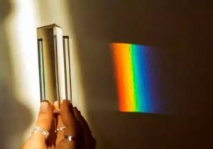 چرا ترتیب رنگ های رنگین کمان هیچ وقت تغییر نمی‌کند؟