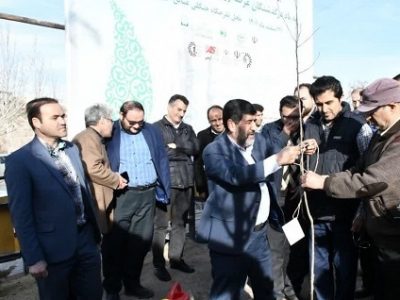 همزمان با هفته منابع طبیعی صورت گرفت:آیین کاشت نهال به یاد درگذشتگان عرصه روابط عمومی آذربایجان شرقی