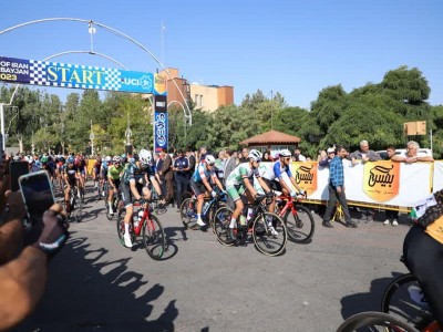 استارت مرحله دوم تور دوچرخه سواری ایران – آذربایجان از مقابل پارک ائل گلی تبریزبه سمت جلفا