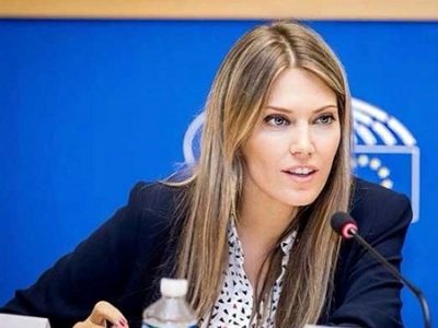 دستگیری‌ها درباره فساد مالی نماینده پارلمان اروپا ادامه دارد؛ زنی که قلب اتحادیه اروپا را منفجر کرد/ اوا کایلی، سیاستمدار جاه طلبی که فاسد از آب درآمد