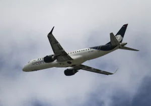 هواپیمای مسافربری آذربایجان با ۷۲ سرنشین در قزاقستان سقوط کرد