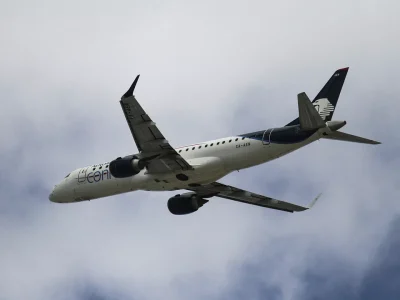 هواپیمای مسافربری آذربایجان با ۷۲ سرنشین در قزاقستان سقوط کرد