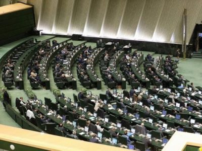 موافقت کمیسیون اقتصادی مجلس با وزیر پیشنهادی اقتصاد/ حضور رئیس جمهوری در جلسه رای اعتماد/ «مدنی زاده» وزیر اقتصاد شد