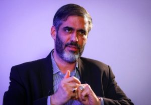 دستاورد استقلال مان با شعار «نه شرقی، نه غربی» به وضعیت «نه غربی، نه غربی» استحاله شده است