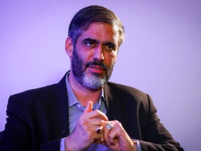 دستاورد استقلال مان با شعار «نه شرقی، نه غربی» به وضعیت «نه غربی، نه غربی» استحاله شده است