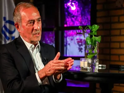 احترام امام‌زاده به متولی آن است/ اقتصاد کشور گروگان سیاست خارجی شده است